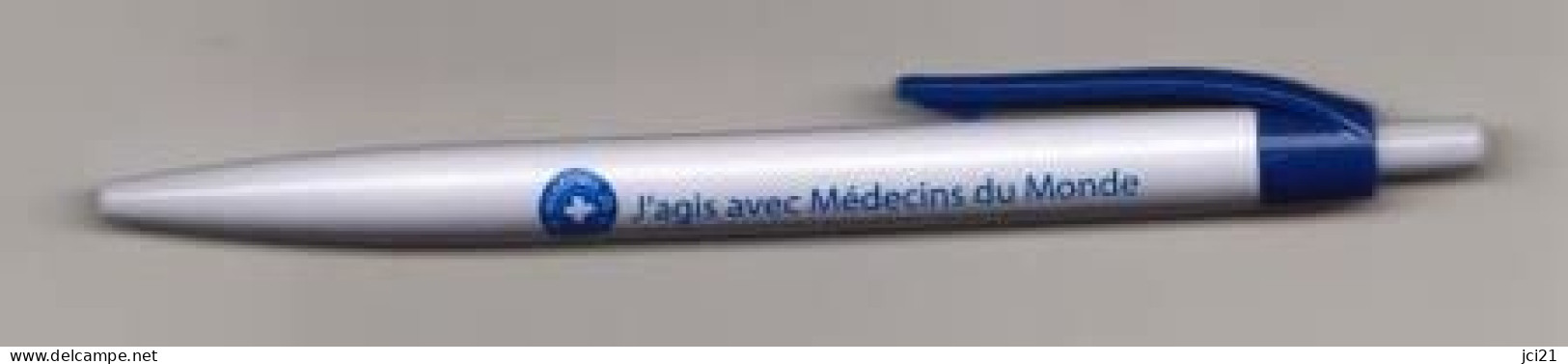 Stylo Publicitaire " J'agis Avec Médecin Du Monde " (Bte Stylo) _Di481 - Schrijfgerief