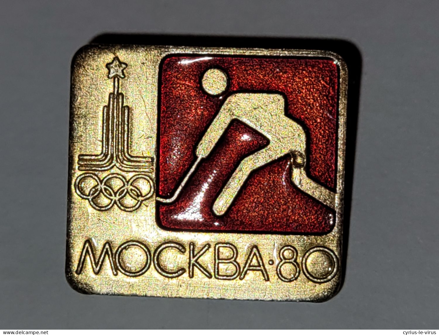 Pin's Jeux Olympiques De Moscou 1980  ** Hockey Sur Glace  ** - Autres & Non Classés