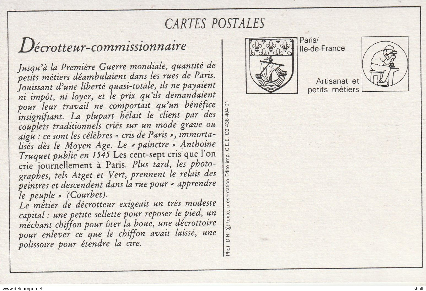 COPIE DE CARTE POSTALE ANCIENNE LE DECROTTEUR COMMISIONNAIRE FAIT LES COURSES ET PORTE LES PAQUETS - Straßenhandel Und Kleingewerbe