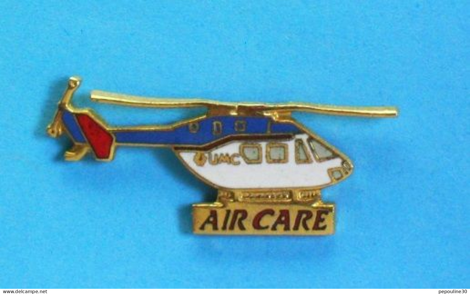 1 PIN'S //   **  AIR CARE / HÉLICOPTÈRE / EUROCOPTER EC135 ** - Aerei