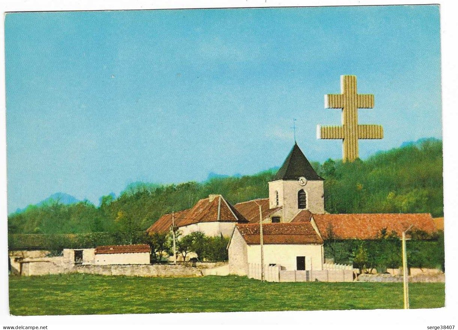 Colombey Les Deux Eglises - L'Eglise Et Le Mémorial - N°31  # 1-24/26 - Colombey Les Deux Eglises