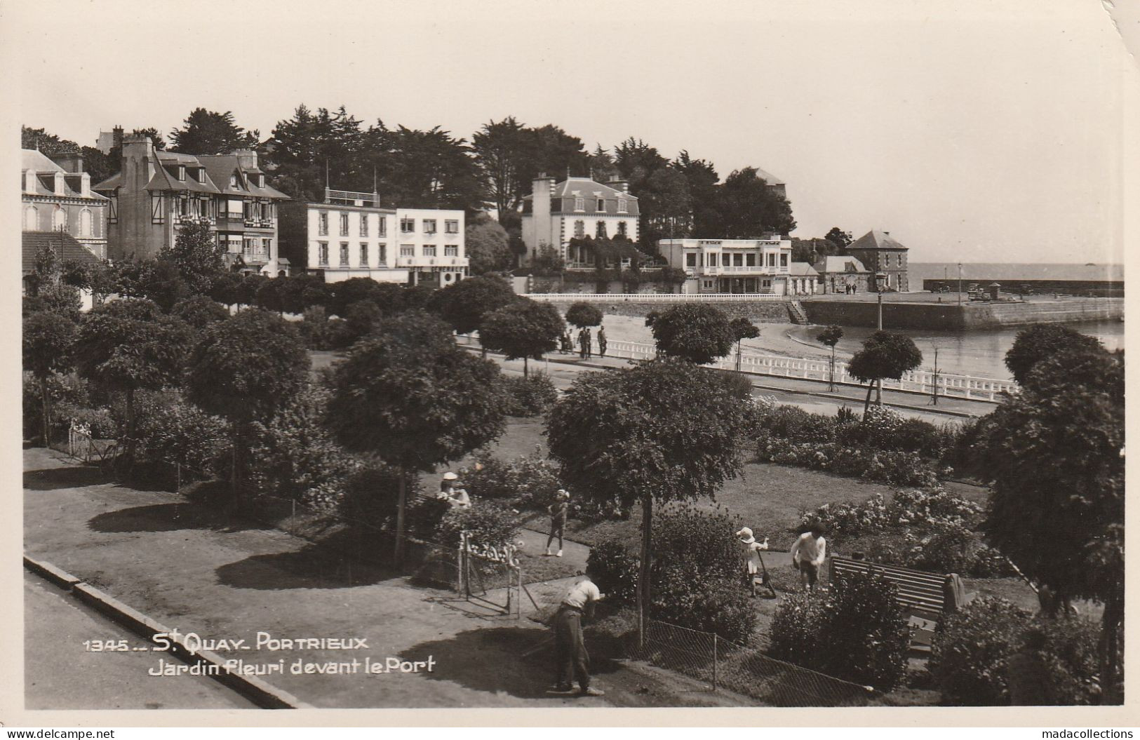 Saint-Quay-Portrieux (22 - Côtes D'Armor) Jardin Fleuri Devant Le Port - Saint-Quay-Portrieux