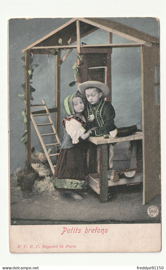 Carte Postale Ancienne . CPA Enfants . Fillette . Petits Bretons - Retratos