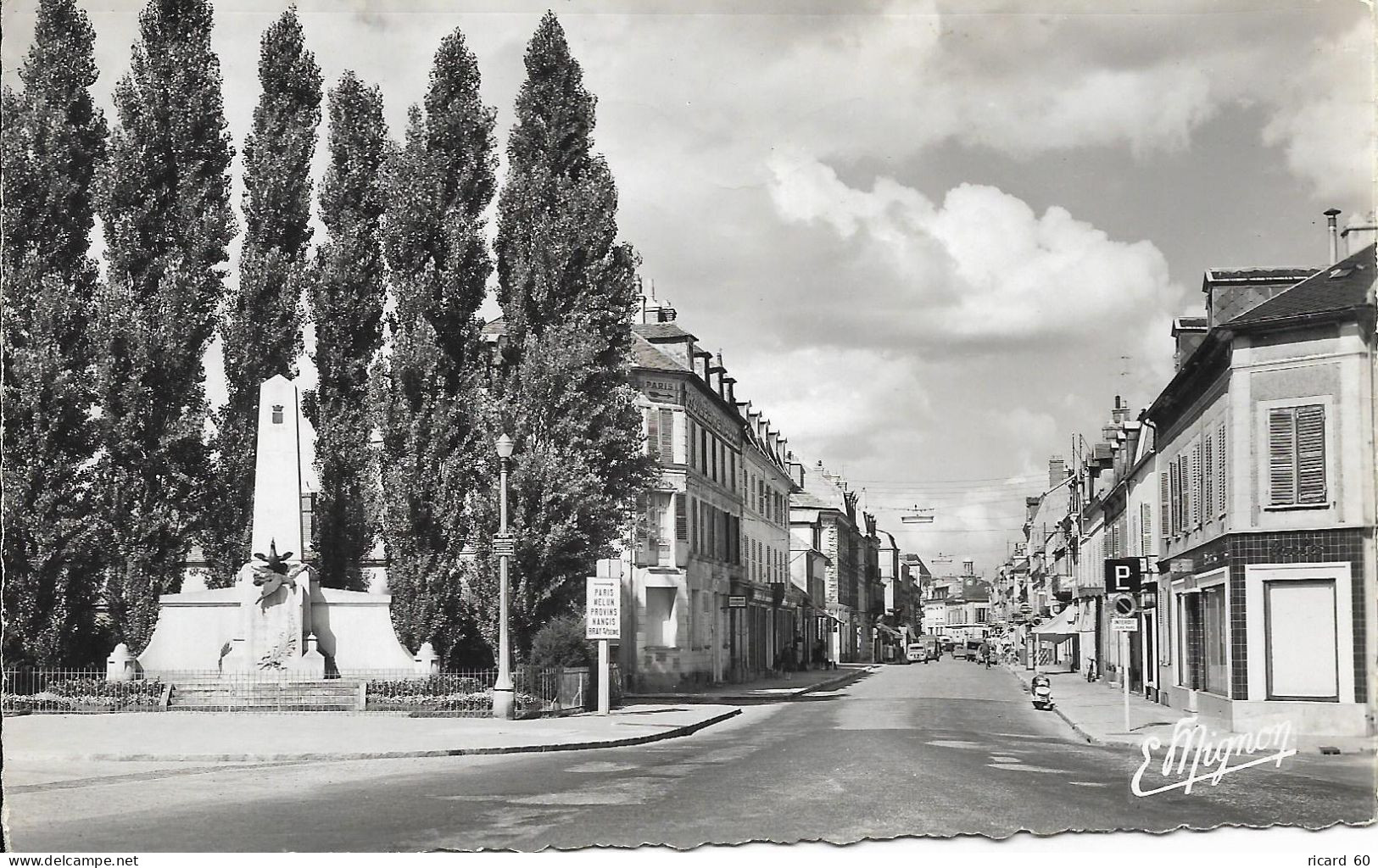 Cpsm Montereau, Rue Jean Jaurès, Monument Aux Morts - Montereau