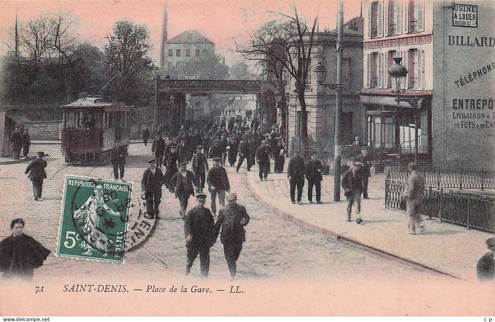 Saint Denis  -  Place Gare - Tramway - Café - Billard  -  CPA °J - Saint Denis