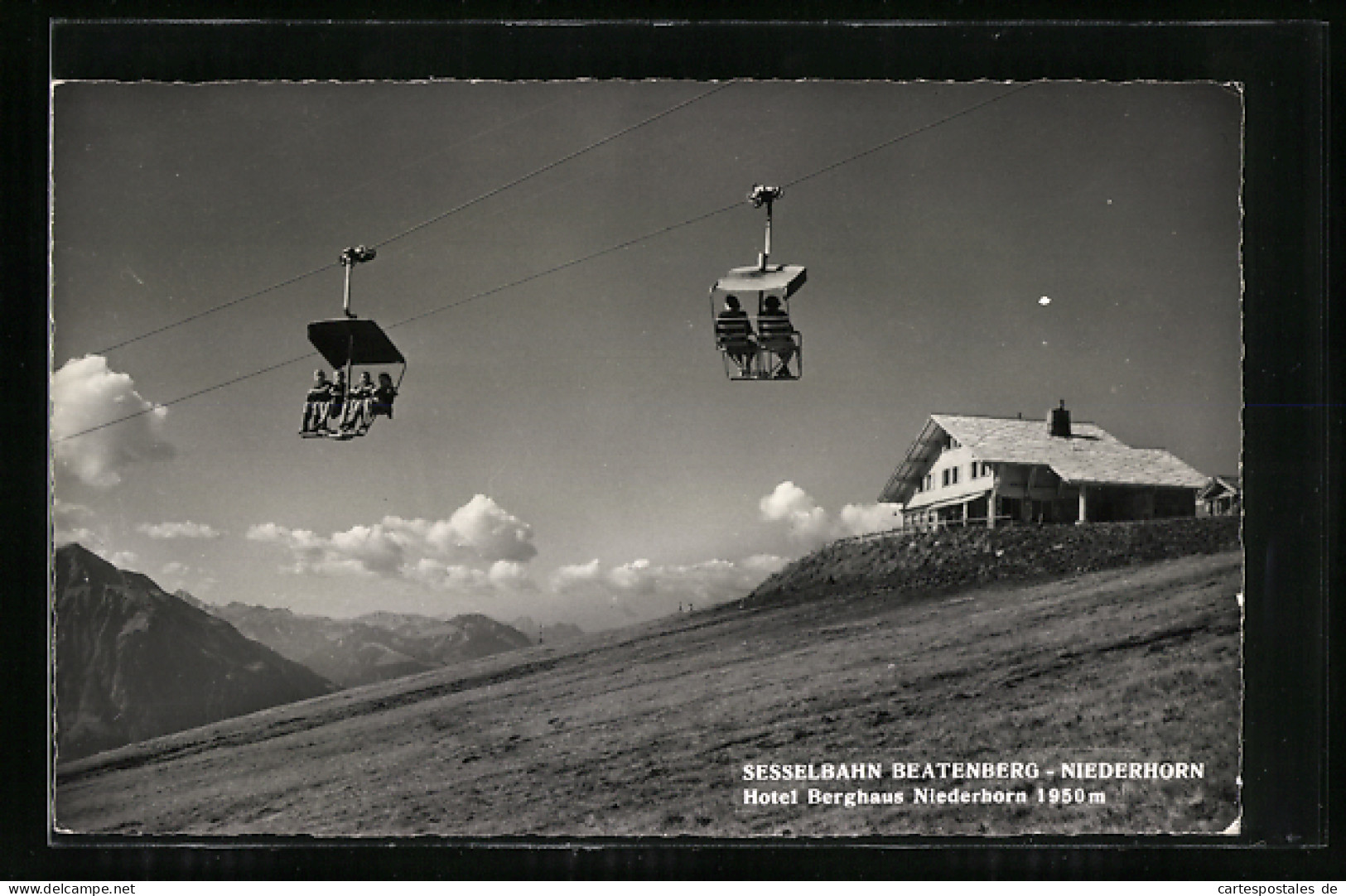 AK Niederhorn, Sesselbahn Am Hotel Berghaus  - Kabelbanen