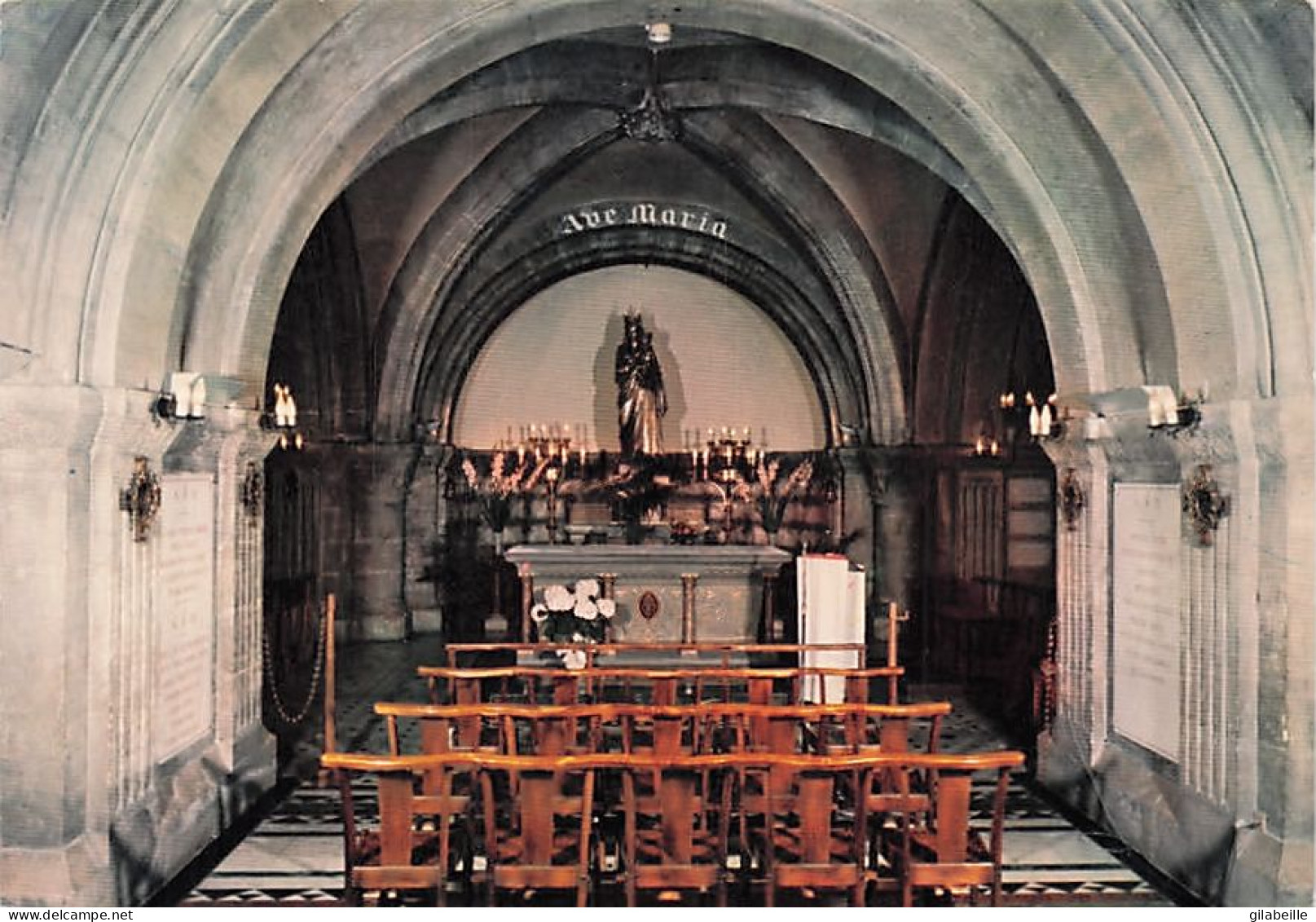 13 -  MARSEILLE - Dans La Basilique N.D De La Garde - Notre-Dame De La Garde, Funicular Y Virgen