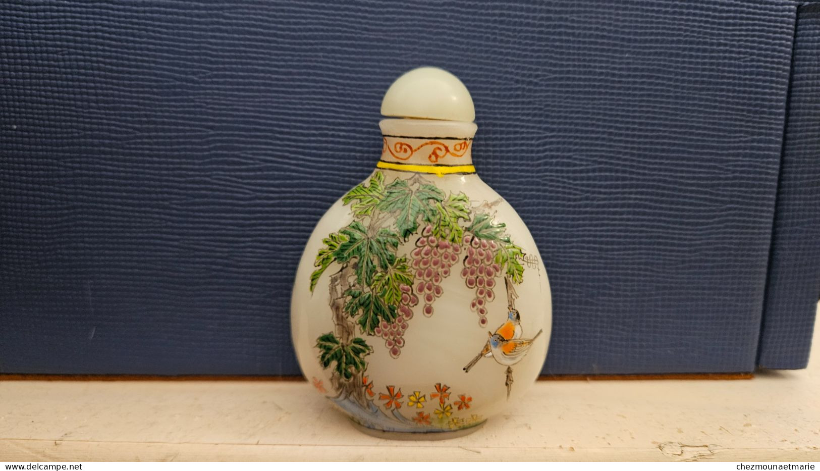 Flacon TABATIERE Chinoise Snuff Décorée Peint à La Main Oiseau Raisin Avec Son Bouchon - Signature - Oriental Art