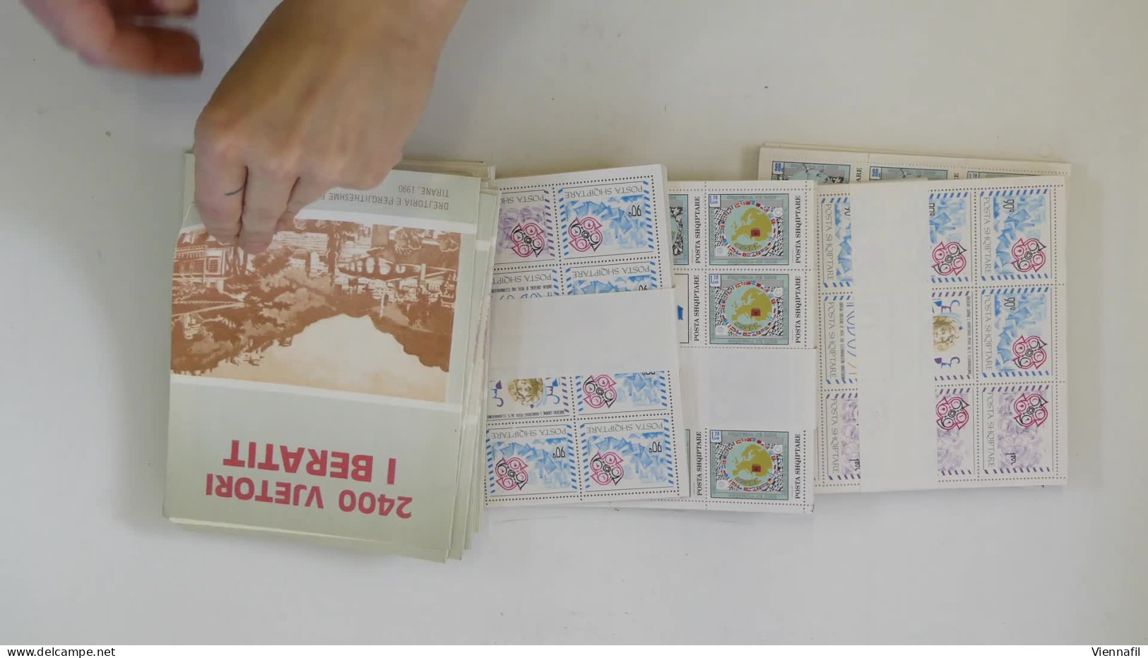 ** Albanien 1990/91, Lot Mit 200 Postfrischen Kleinbögen 2493/96 Und 38 Verkaufspackungen Mi. 2448/52, Katalogwert Ca. 4 - Albanië