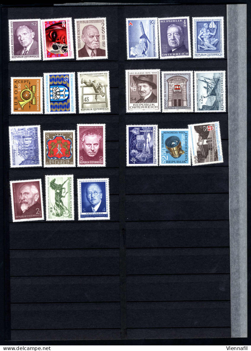 **/o/cover 1948-57: Lot postfrischer Sätze meist im Viererblock, dabei auch bessere Sätze und Einzelwerte, dazu ein Lot 