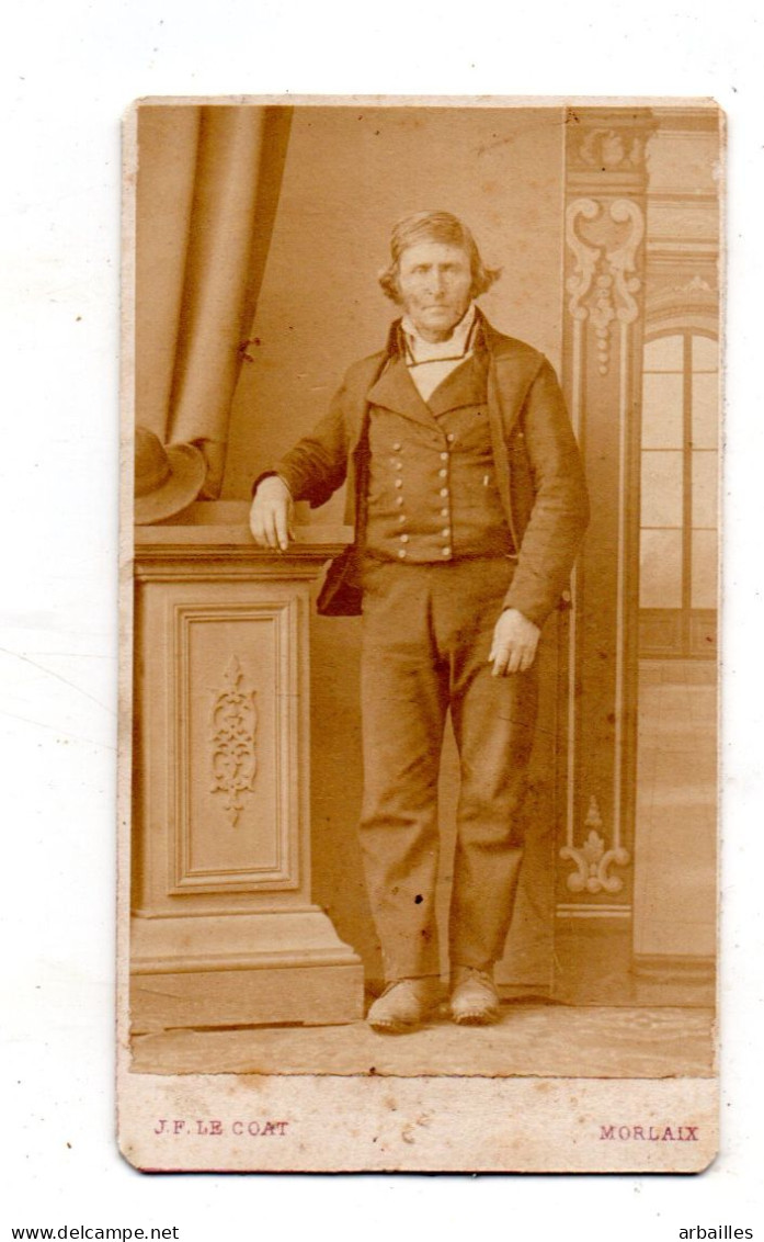 Morlaix. Homme En Costume Breton. CDV Photo Le Coat. - Europe