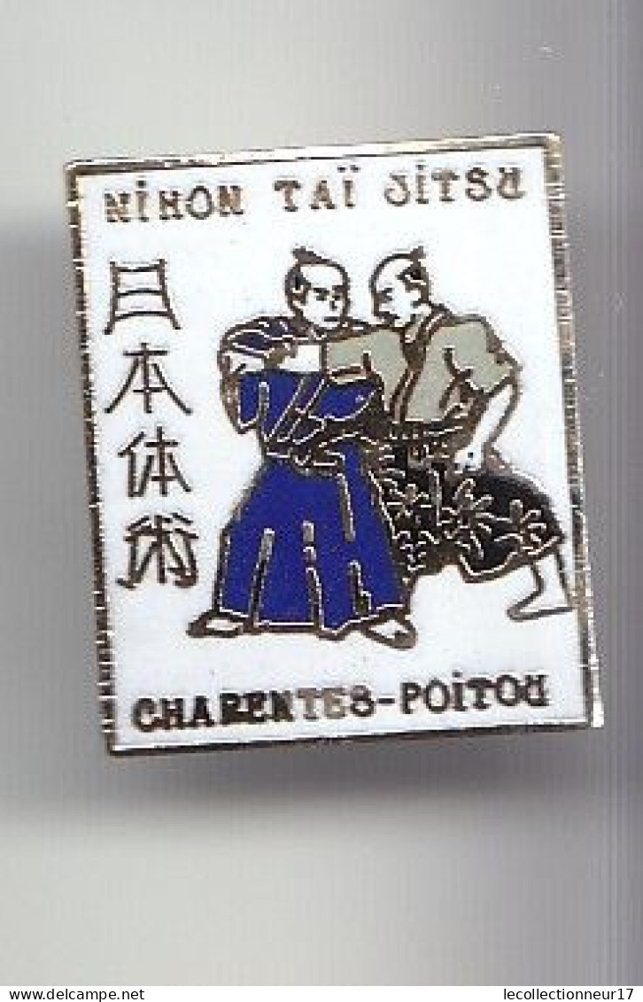 Pin's Nihon Taï Jitsu Charentes Poitou Réf 5788 - Altri & Non Classificati