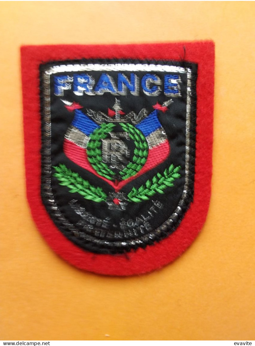 Ecusson Tissu  -     Pays FRANCE  RF  Liberté-Egalité-Fraternité - Escudos En Tela