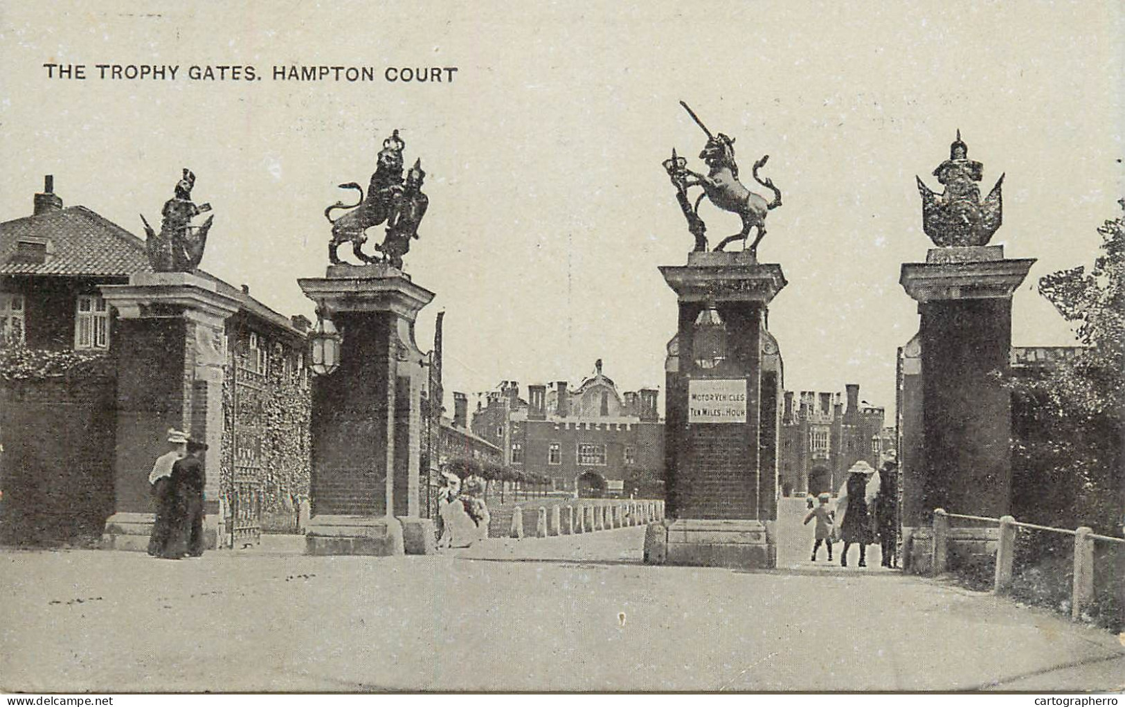 England London Hampton Court Palace Trophy Gates - Hampton Court