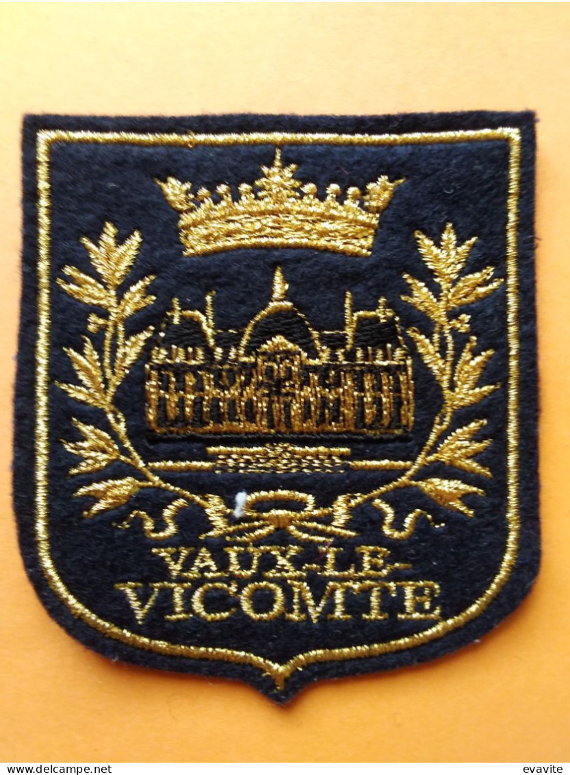 Ecusson Tissu  -   VAUX-le-VICOMTE - Blazoenen (textiel)