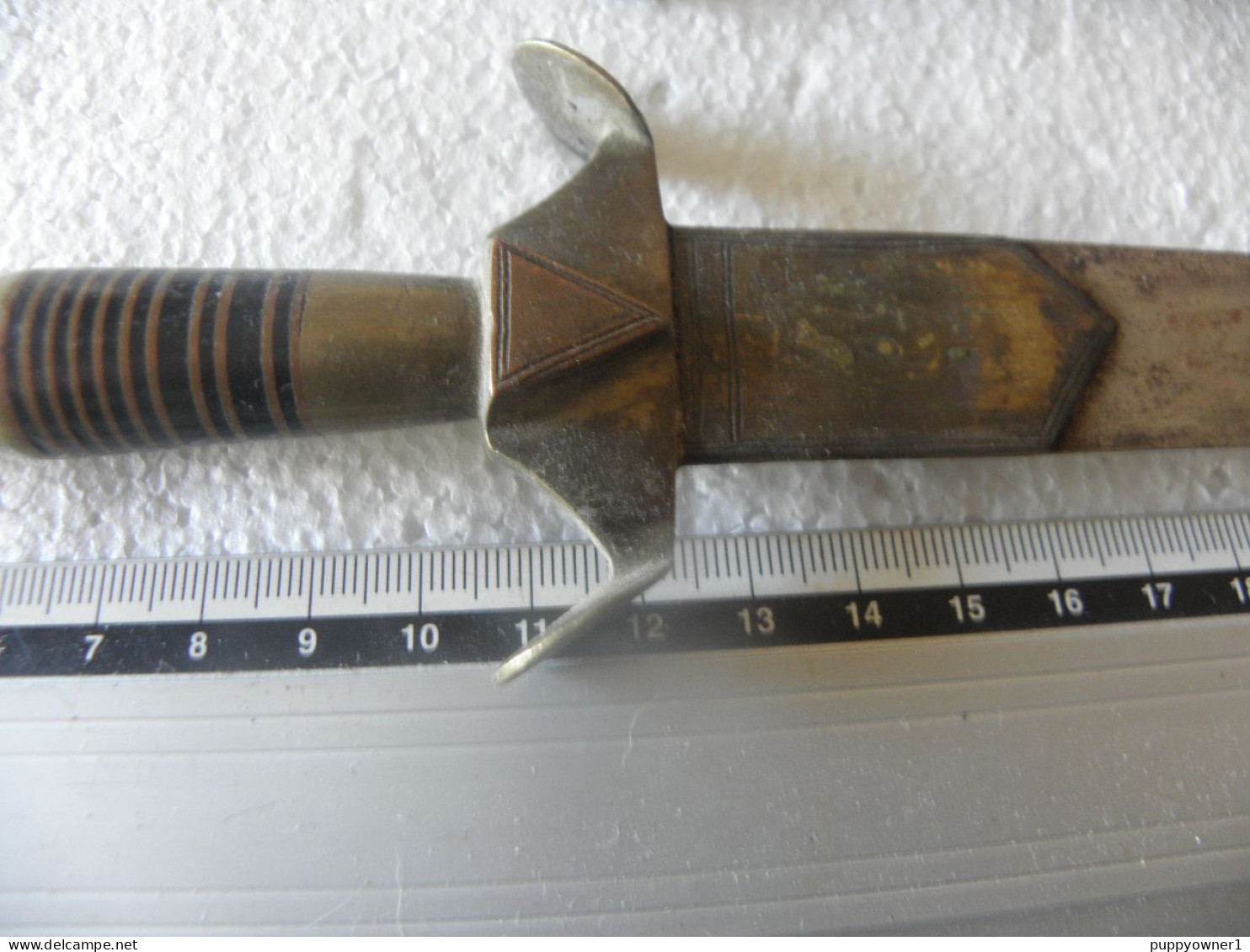 Antique Poignard Couteau Arabe Laiton Bois Et Acier Damas Lame 19.5 Cm - Armes Neutralisées