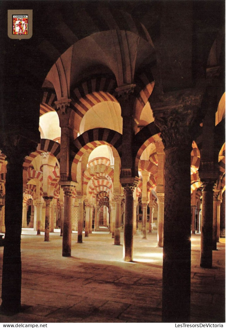 ESPAGNE - Cordoba - La Mezquita - Vue Sur Le Labyrinte De Colonnes - Vue Générale - De L'intérieure - Carte Postale - Córdoba