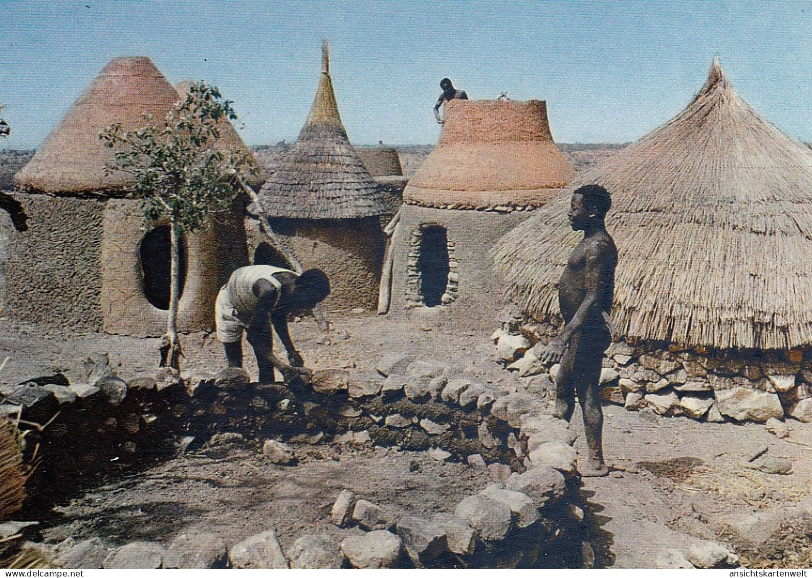 Afrika, Building A Hut Ngl #E4453 - Unclassified