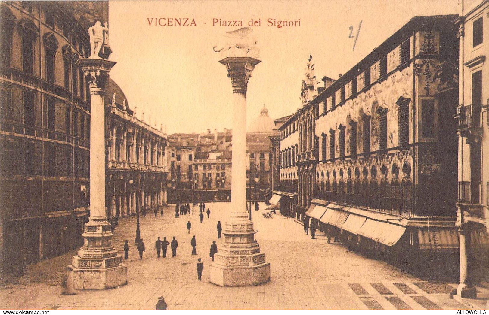 26868 " VICENZA-PIAZZA DEI SIGNORI " ANIMATA-VERA FOTO -CART. POST.  NON SPED. - Vicenza