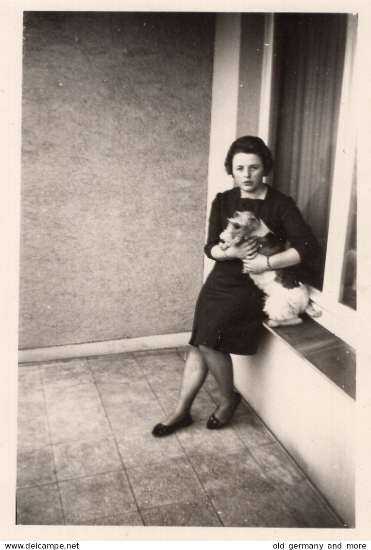 Vintage Girl Mit Hund - Pin-up