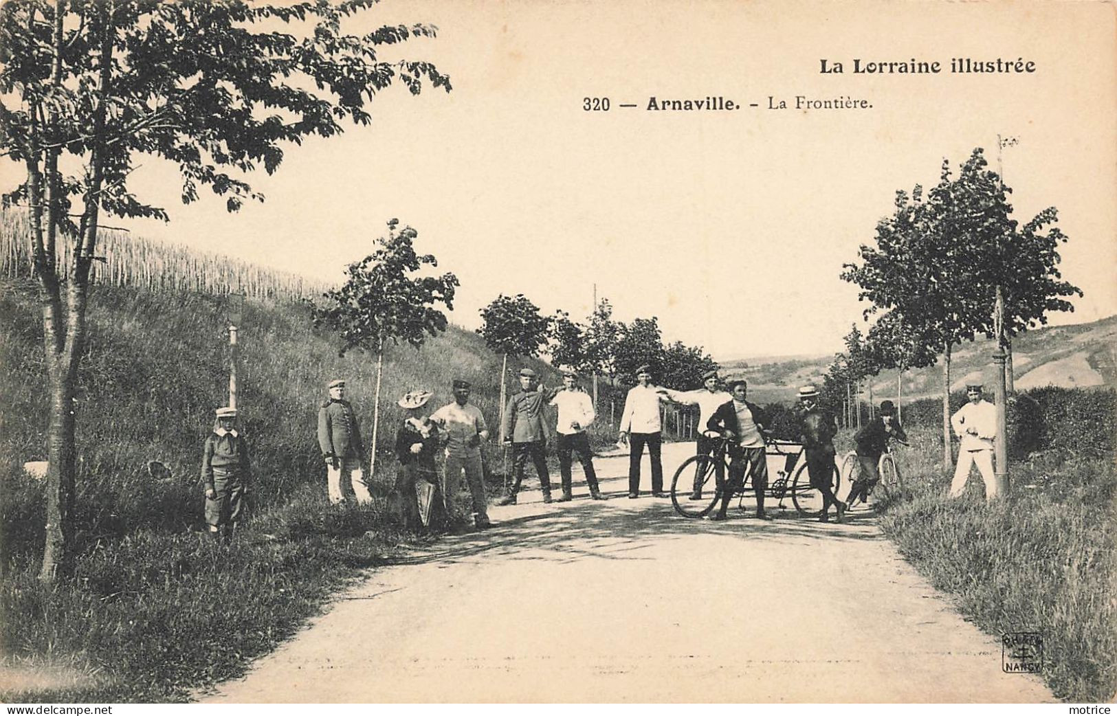 ARNAVILLE - La Frontière, Douane. - Customs