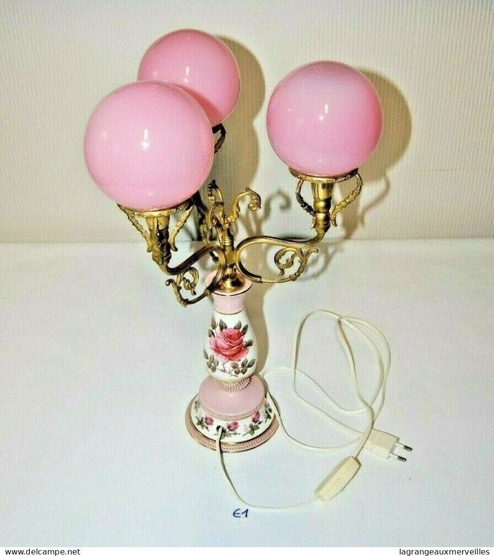 E1 Ancienne Lampe - Art Deco - Boule Rose - Pieds Décorés - Luminaires & Lustres