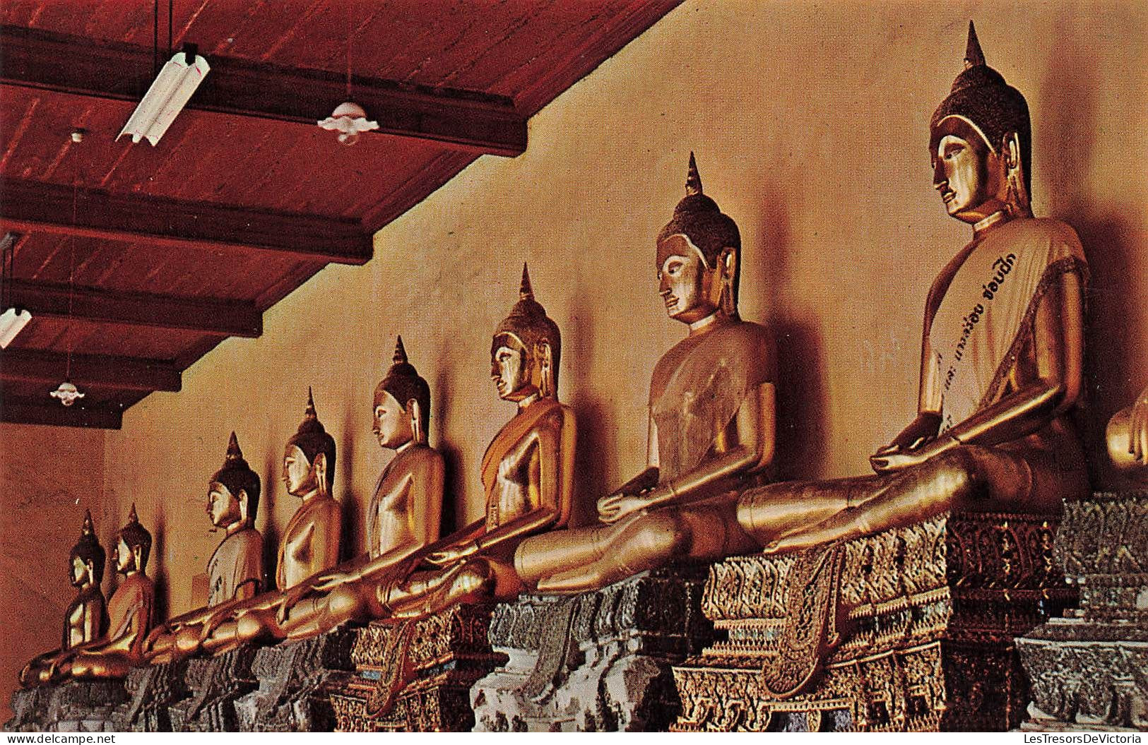 THAILAND - A Gallery Of Buddha Statues In Wat Bangkok - Thailand - Carte Postale - Thaïland