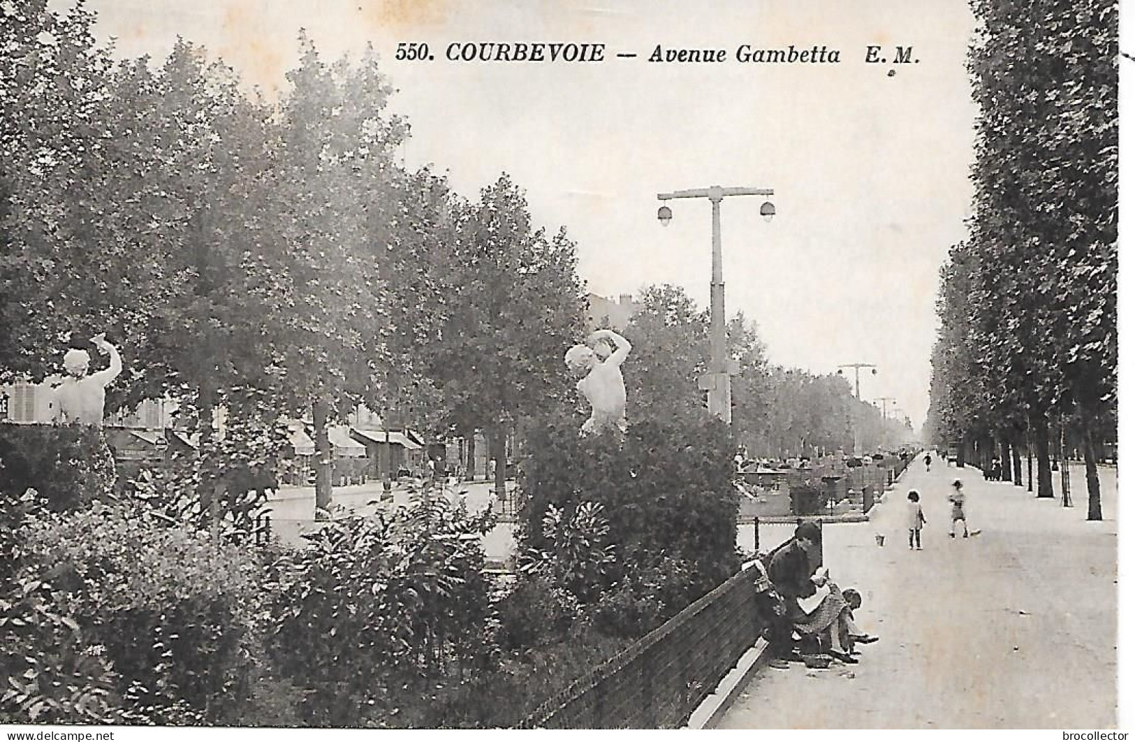 COURBEVOIE ( 92 ) - Avenue Gambetta - Courbevoie