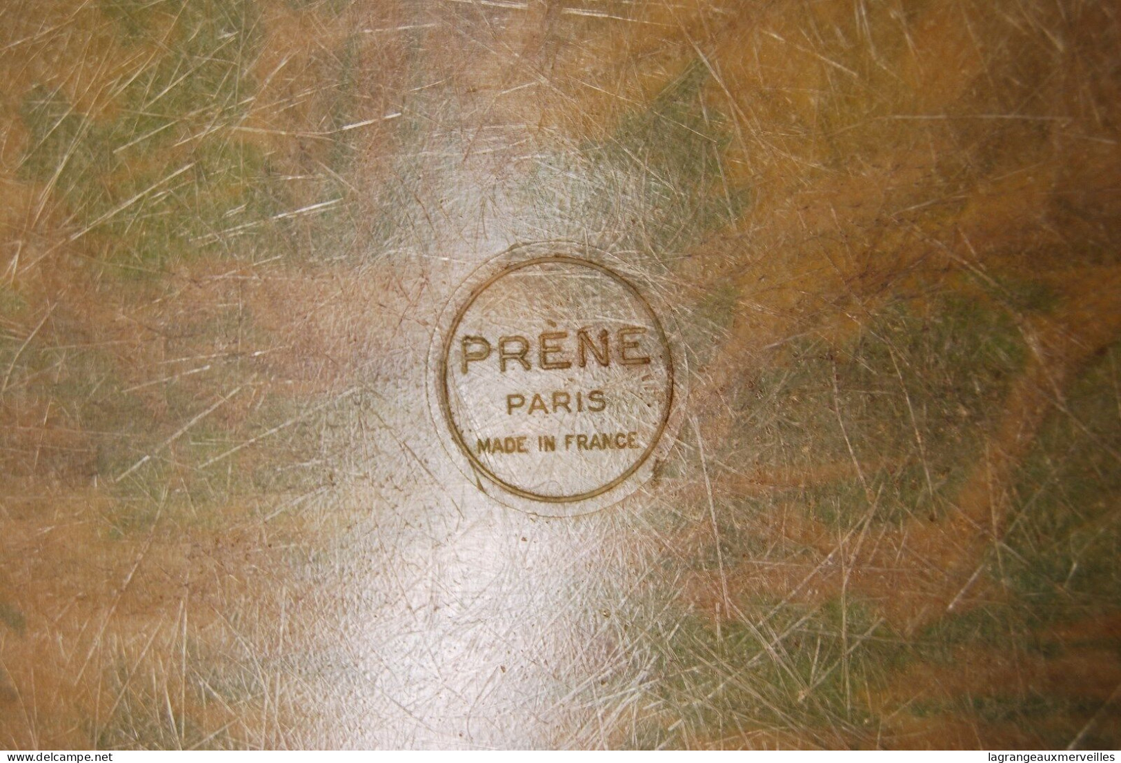 E1 Ancien Plateau En Plastique - Scene De Chasse - Frene Paris - Vintage - Schalen Und Tabletts