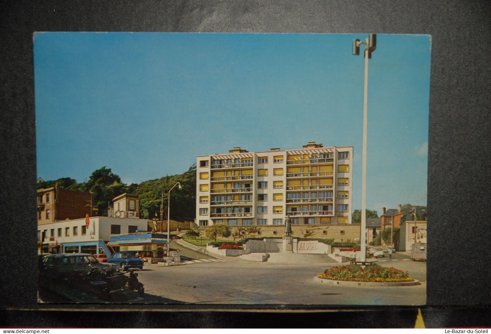 CP,  76 LE HAVRE - La Place Clémenceau Et Le Monument Du Roi Albert - Voitures - Le Bureau De Tabac - Zonder Classificatie