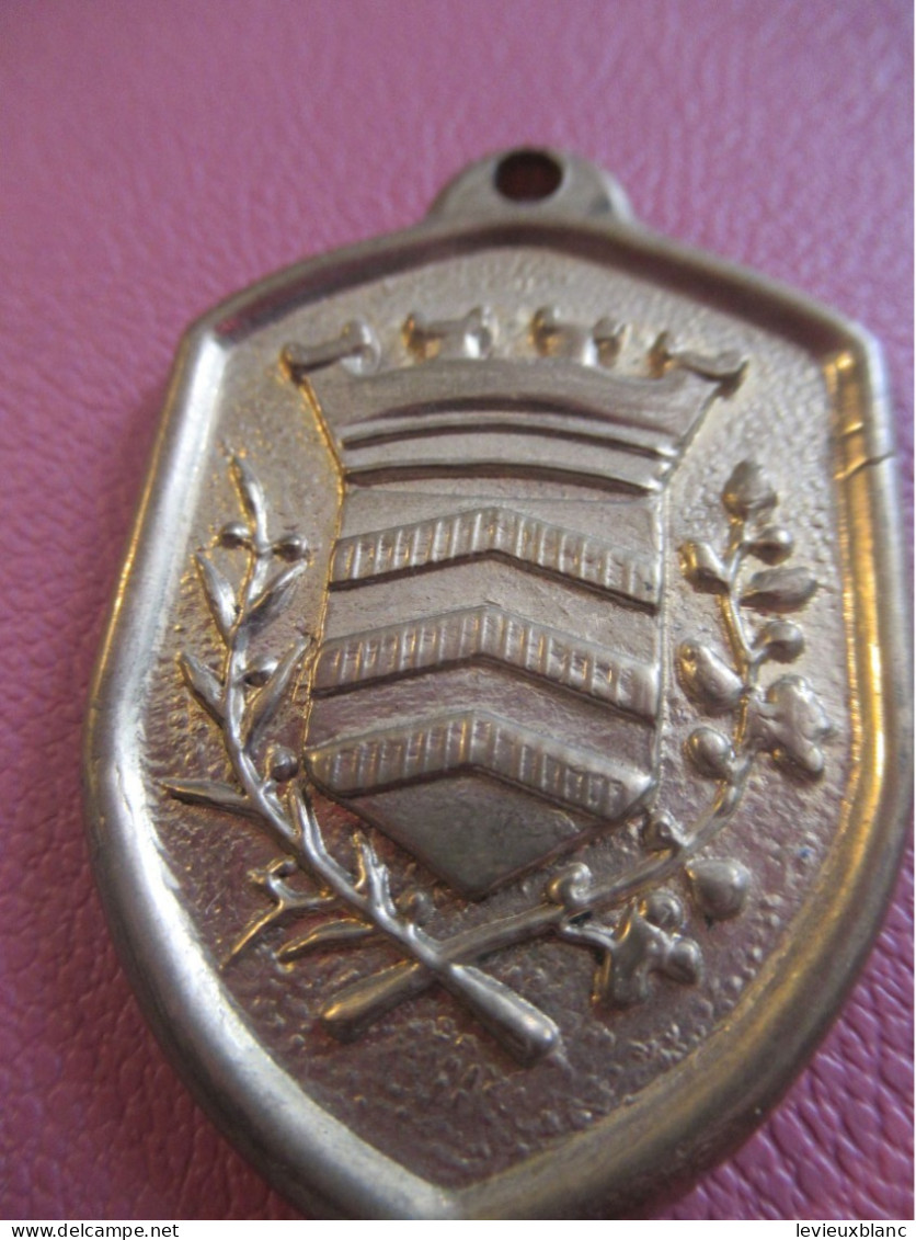 Porte-Clé Ancien//Rencontre Sportive Amicale Entre IVRY La Bataille Et SONGAVAZZO  (italie)/Bronze Doré/1985      POC785 - Key-rings