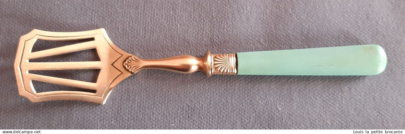 Joli service à mignardises début XXème siècle, 1 couteau, une fourchette, une cuillère et une pèle.