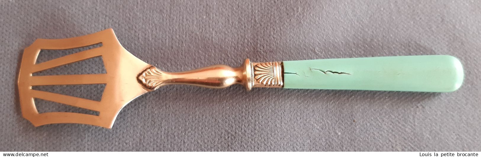 Joli service à mignardises début XXème siècle, 1 couteau, une fourchette, une cuillère et une pèle.