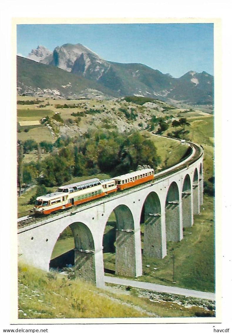 CPM - Format 9,5 X  14  Cm - Editions De "La Vie Du Rail" - 4 - Le 708 Digne-Genève Près De Luz-la-Croix-Haute - Trains
