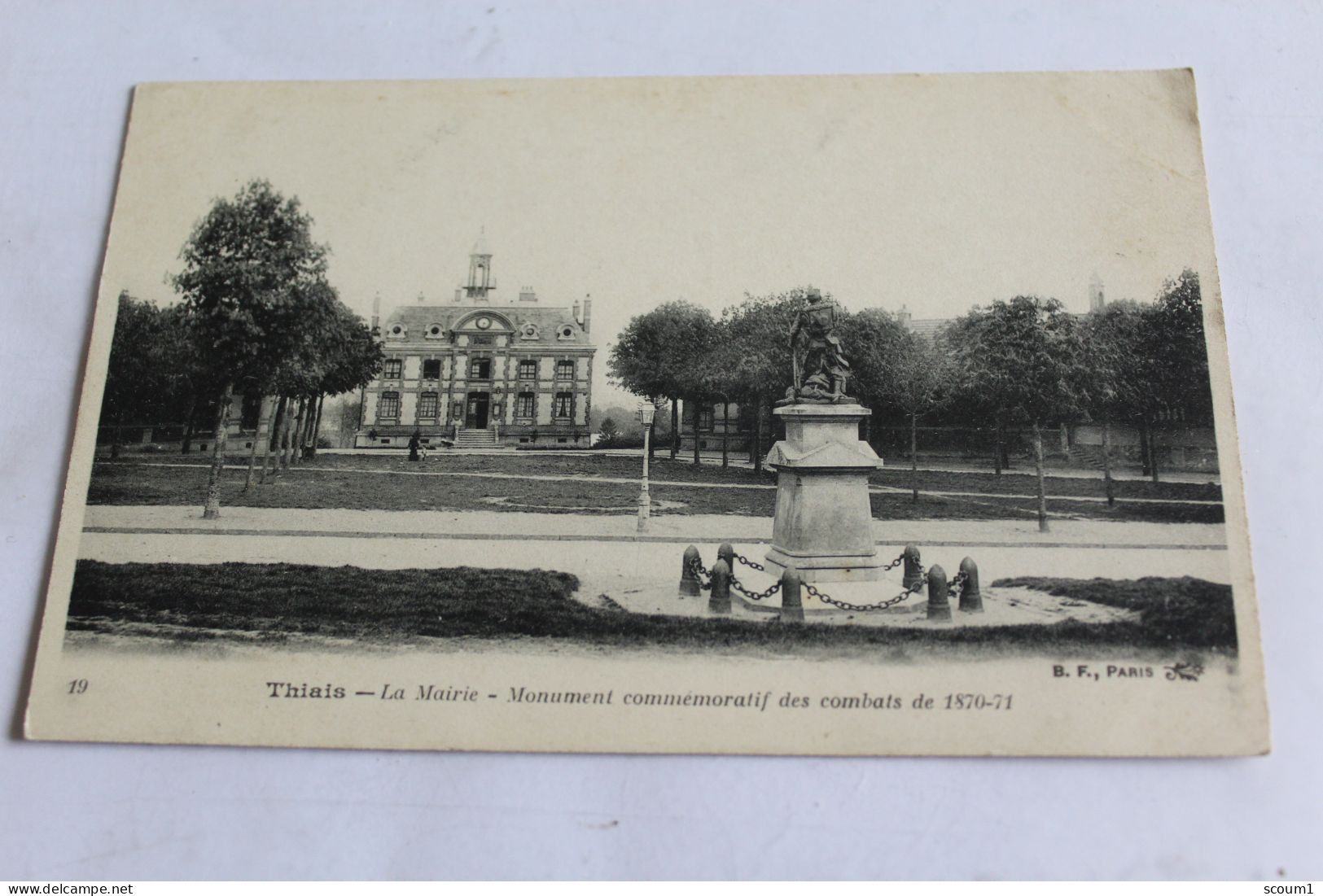 Thais - La Mairie - Monument Des Combatants De 1870-71 - Thiais