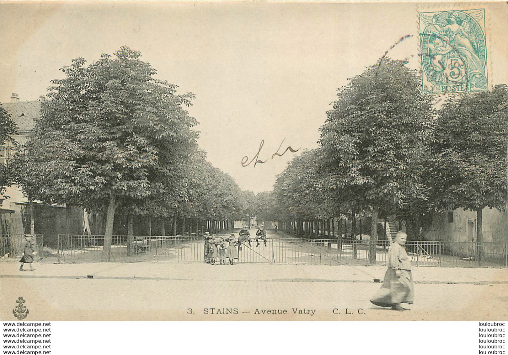 STAINS AVENUE VATRY - Stains