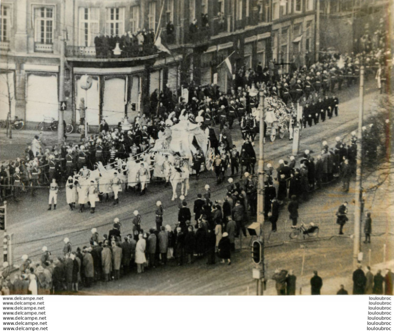 LES OBSEQUES DE L'EX-REINE WILHELMINE DE HOLLANDE 12/1962 PHOTO KEYSTONE FORMAT 24 X 18 CM REF1 - Célébrités