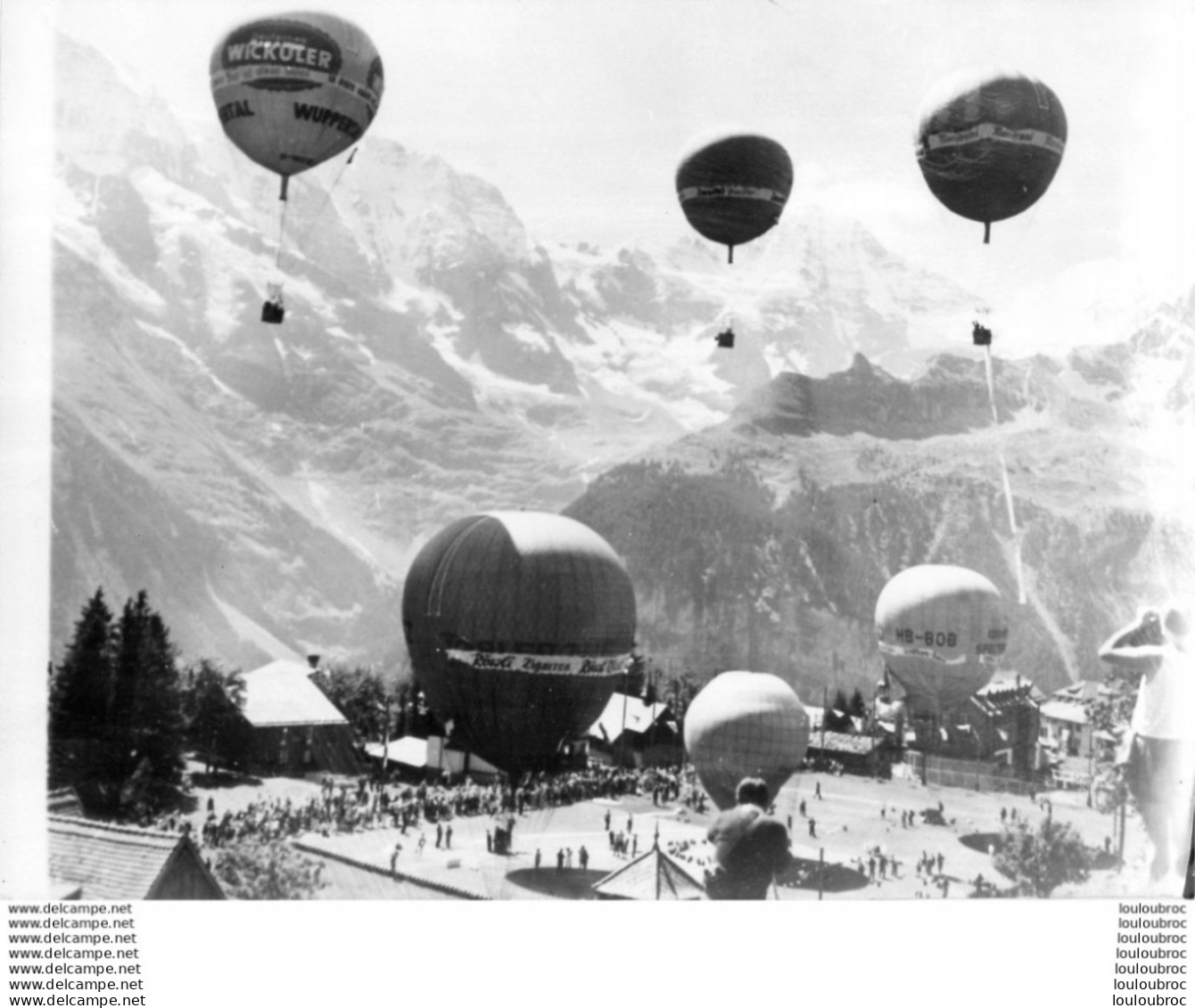 LA SEMAINE INTERNATIONALE DU BALLON PIERRE LEDEVEZE SE POSE A 2200 METRES 08/1965  PHOTO KEYSTONE 24 X 18 CM - Aviación