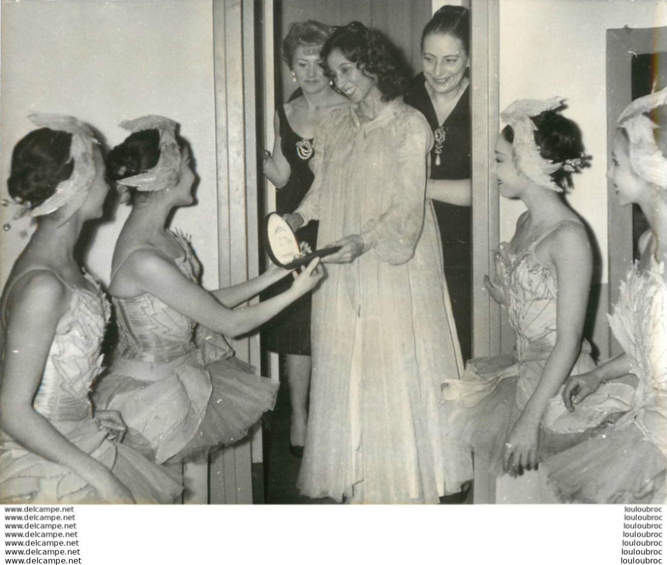 JANINE CHARRAT DANSEUSE CHOREGRAPHE DIRECTRICE DE BALLET DANSE CLASSIQUE PHOTO KEYSTONE FORMAT 24 X 18 CM - Famous People