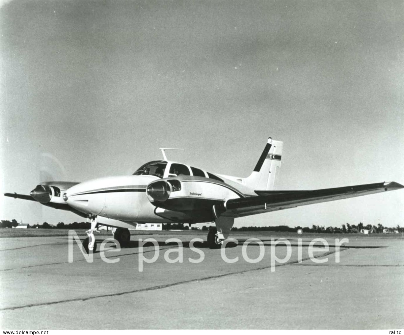 AVION Vers 1966 BEECHCRAFT TURBO-BARON MODELE 56TC Photo 19 X 23 Cm - Luchtvaart