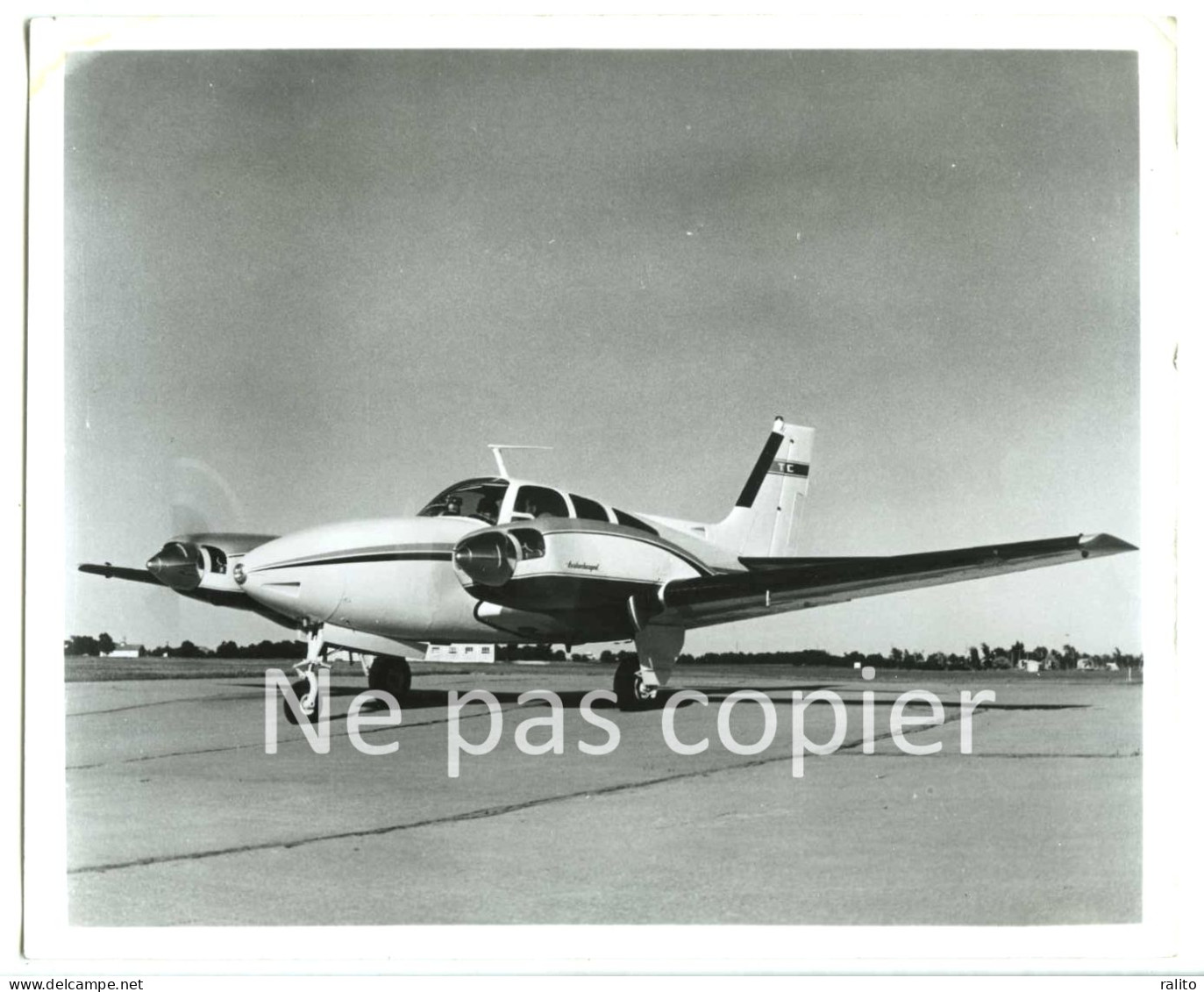 AVION Vers 1966 BEECHCRAFT TURBO-BARON MODELE 56TC Photo 19 X 23 Cm - Aviazione
