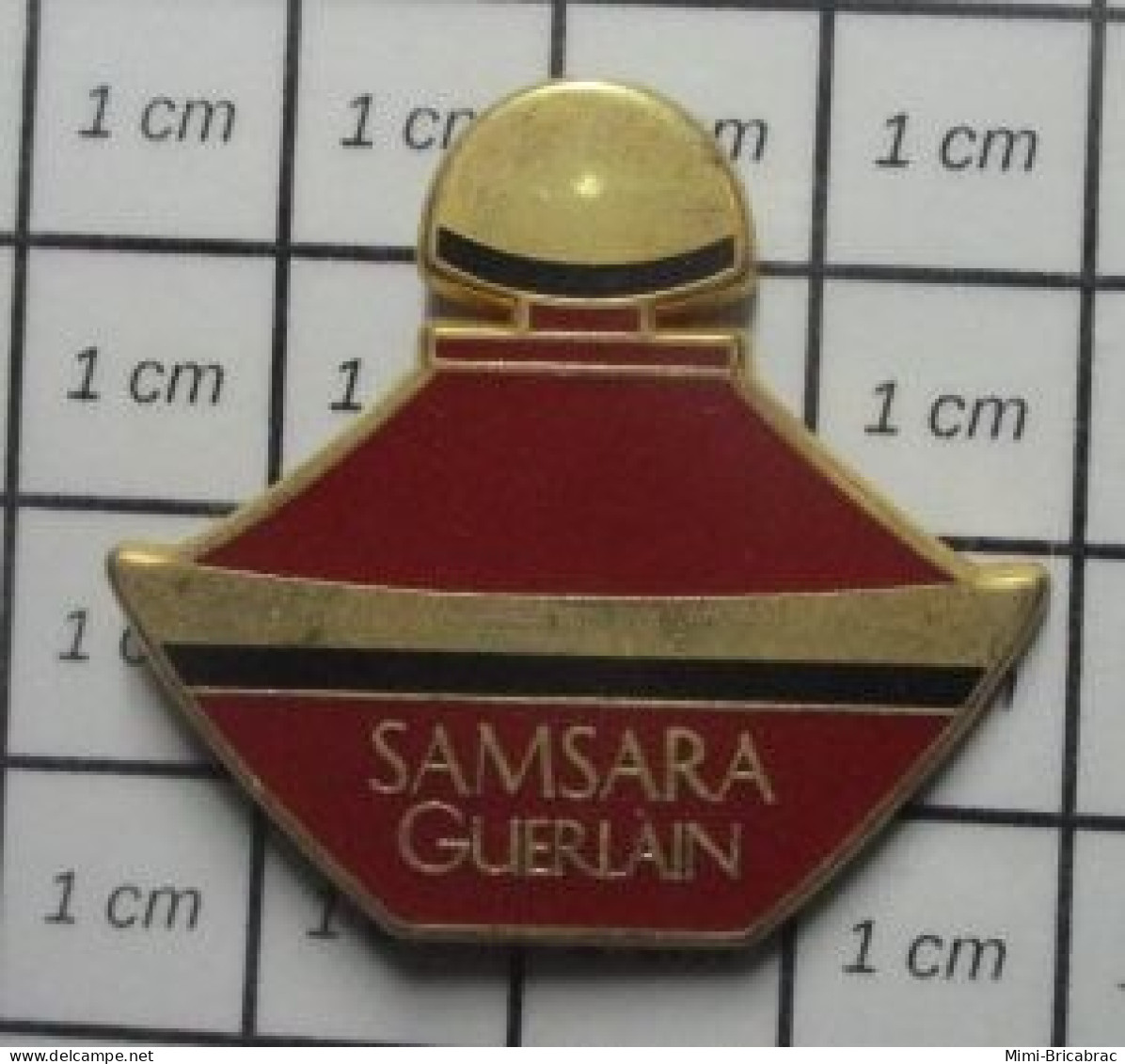 1818A Pin's Pins / Beau Et Rare / PARFUMS / GRAND PIN'S FLACON PARFUM SAMSARA GUERLAIN - Perfume
