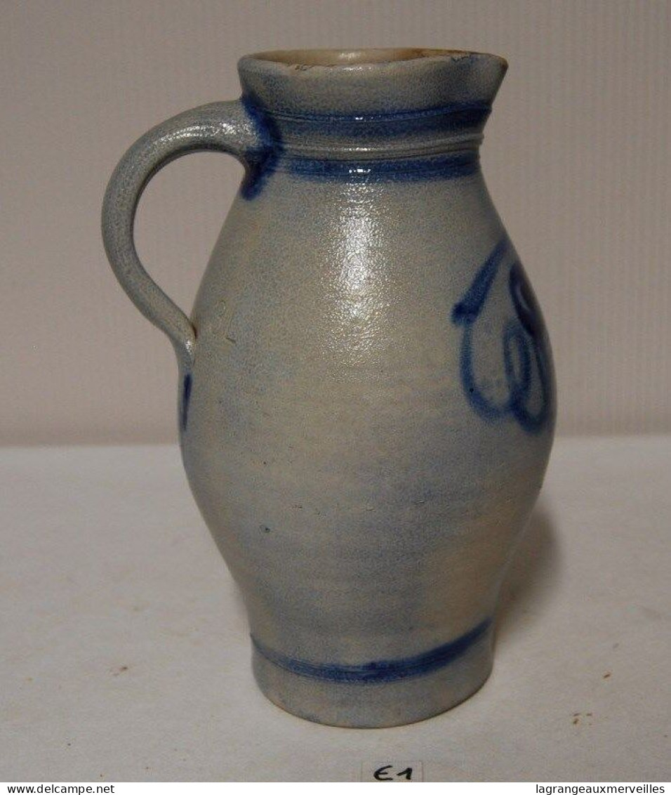 E1 Ancienne Cruche En Grès Bleu - Antic Werpen In Zandsteen H 28cm - Arte Popolare