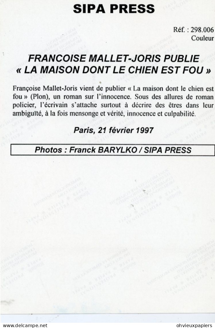 PHOTO ORIGINALE L'écrivaine Françoise MALLET-JORIS  En 1997  SIPA PRESS - Personnes Identifiées