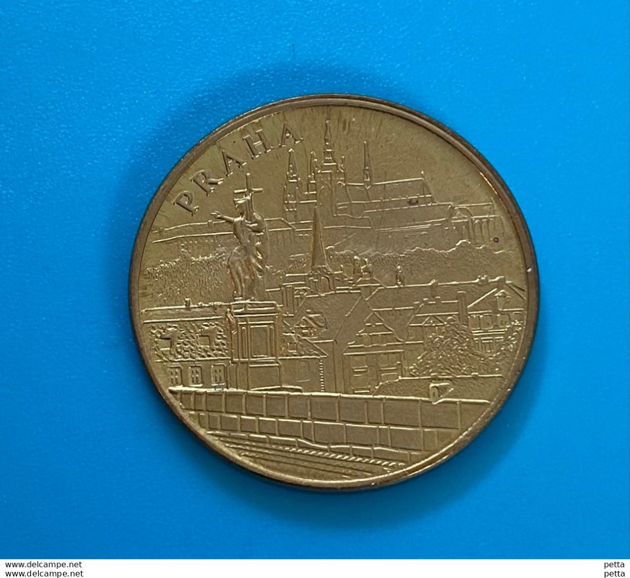 Médaille De Prague République Tchèque / PRAHA / Chram SV Mikulase / Vendu En L’état (59) - Sonstige & Ohne Zuordnung