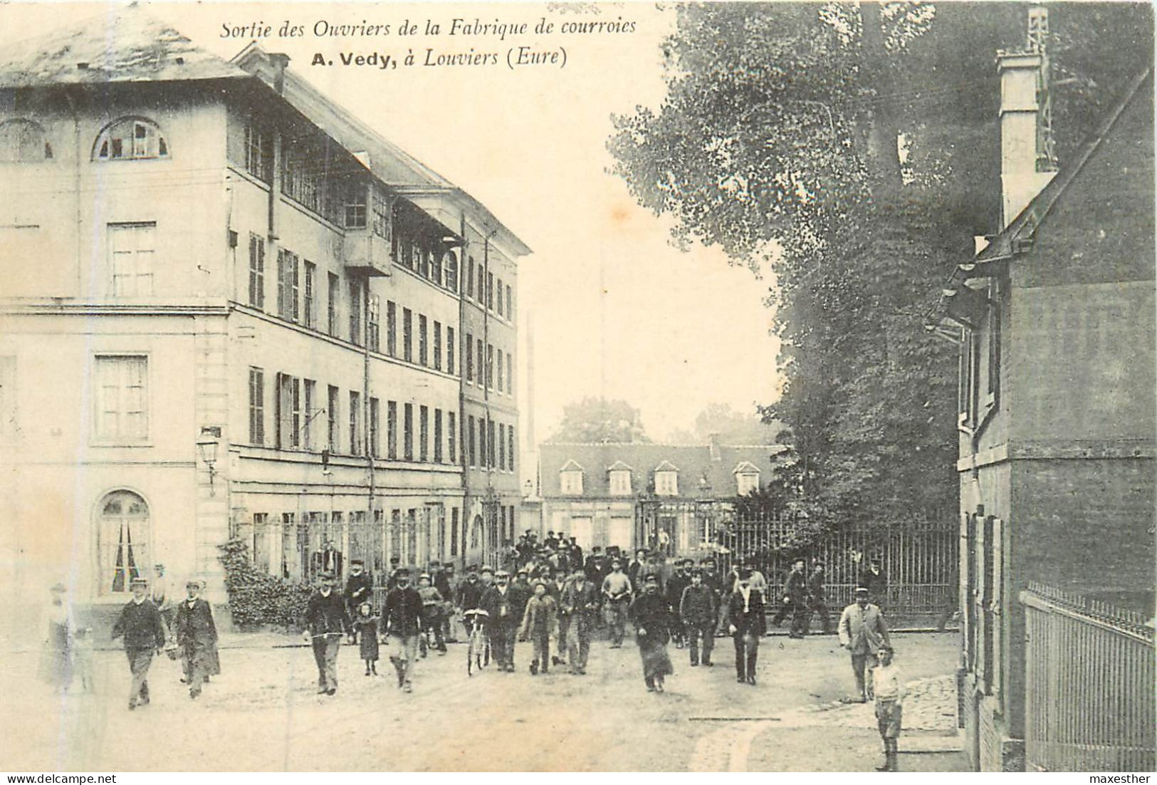 LOUVIERS Sortie Des Ouvriers De La Fabrique De Courroie A. Vedy - Louviers