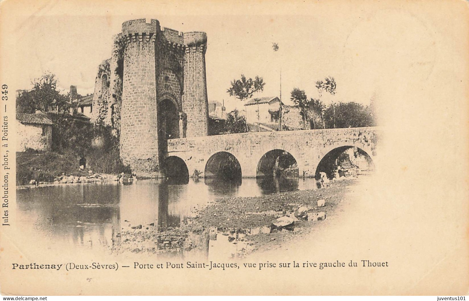 CPA Parthenay-Porte Et Pont Saint Jacques Vue Prise Sur La Rive Gauche Du Thouet-Timbre         L2903 - Parthenay