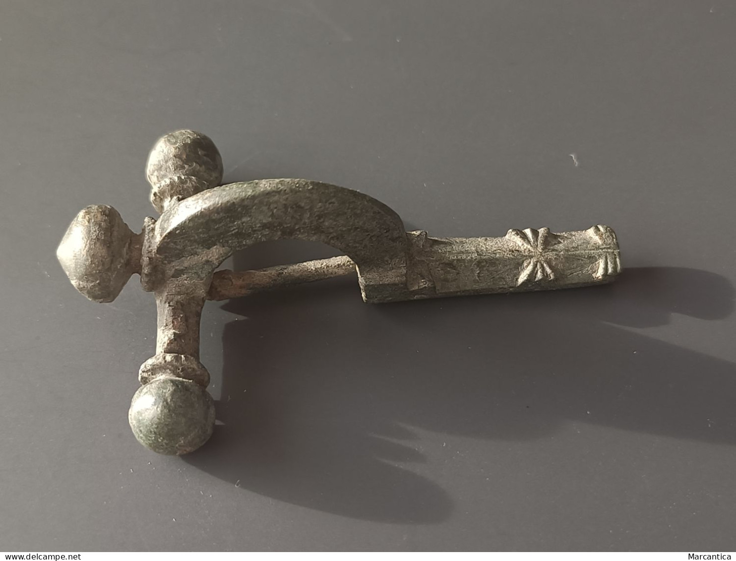 Roman Bronze Onion Button-crossbow Fibula - Archeologie