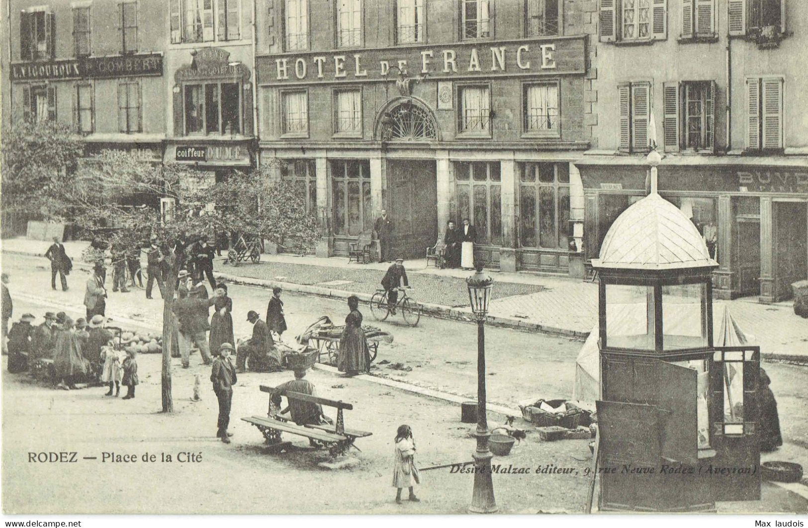 12. Aveyron. Rodez. Place De La Cité - Rodez