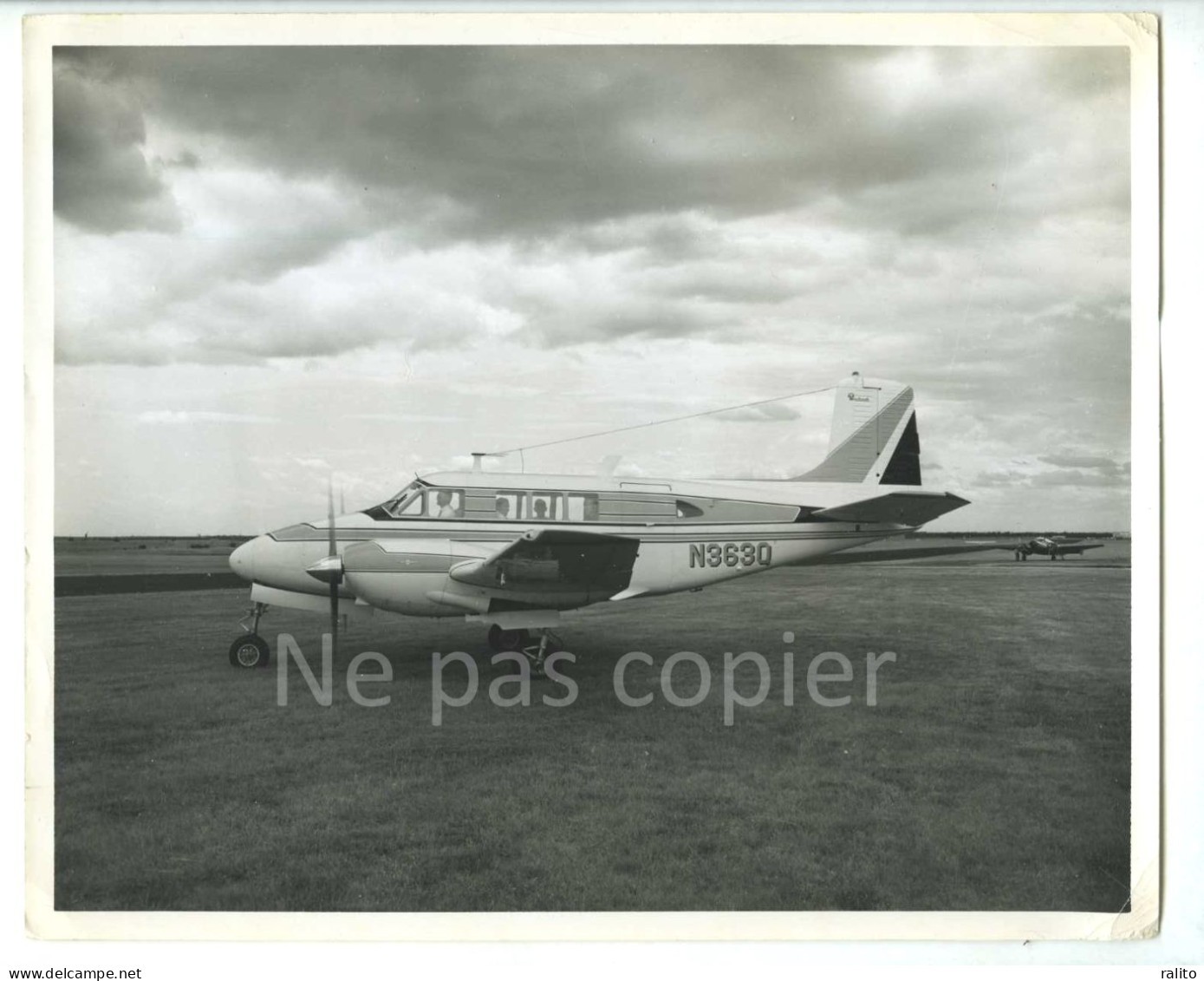 AVION Vers 1960 BEECHCRAFT QUEEN AIR 65 Photo 19 X 23 Cm - Luchtvaart